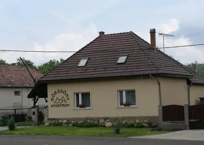 Boerzsoeny Apartman